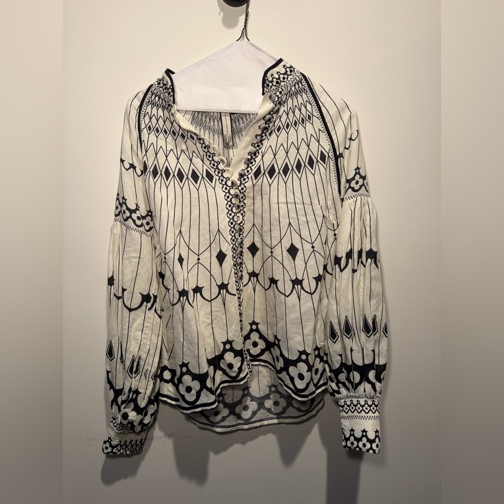 Chic Black and White Geometric Women's Blouse